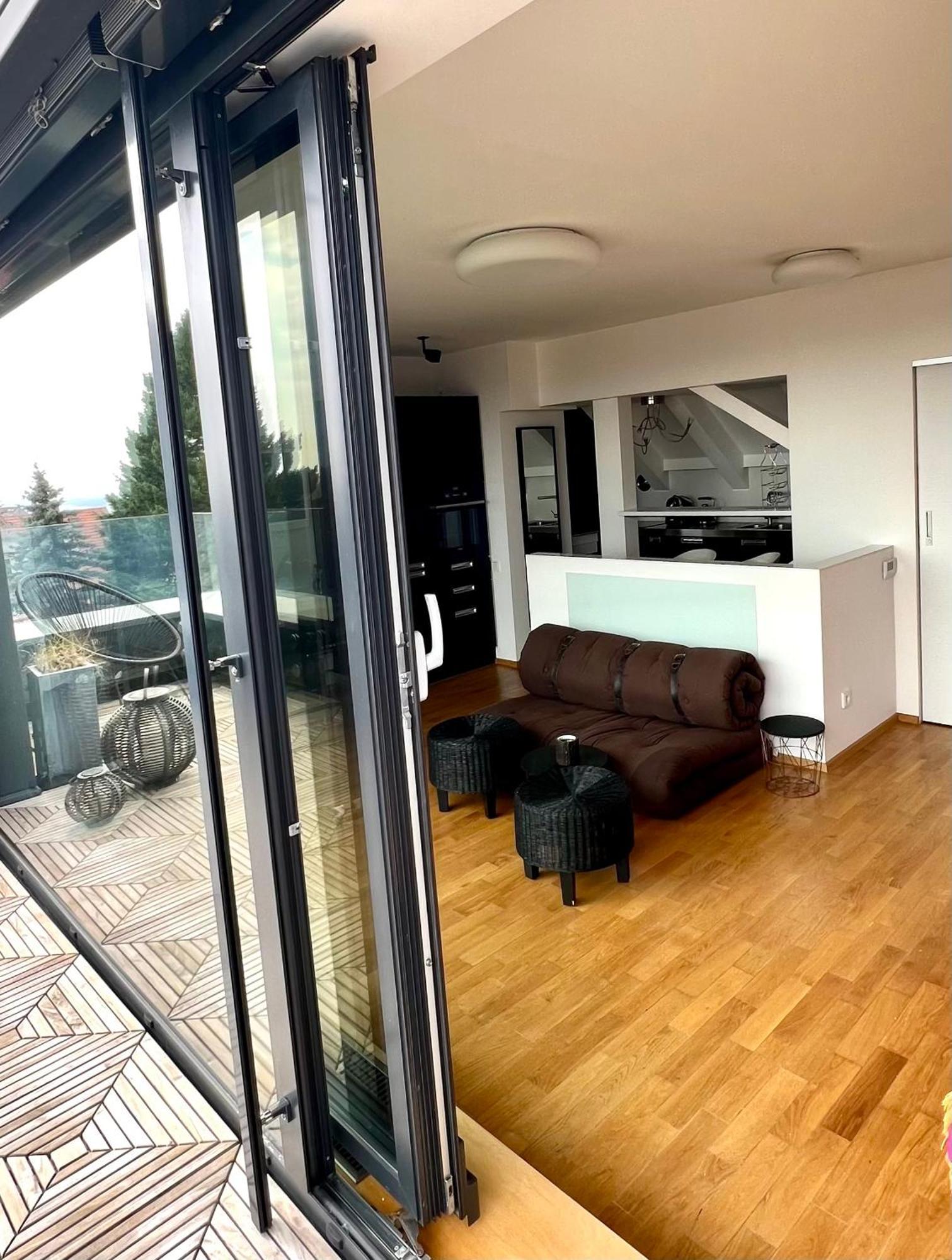 Apartman Se Saunou A Terasou S Vyhledem Na Brno Esterno foto